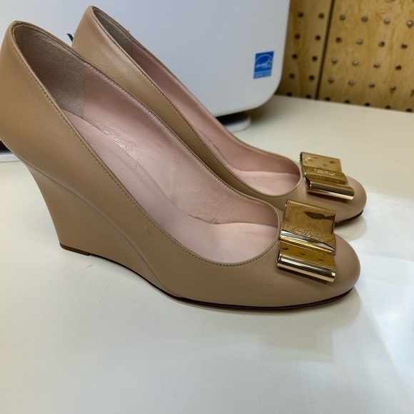 Kate Spade New York Leather Bow Accents Pumps - Picture 11 of 12